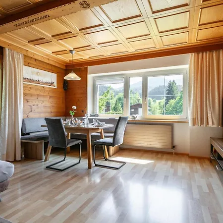 Haus Weissbacher 1 Appartement *